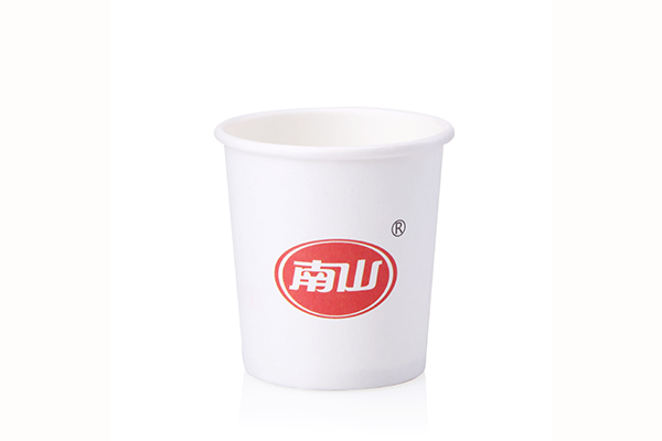 一次性纸杯
